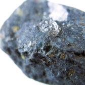 Diamant Rohkristall natürlich auf Kimberlit