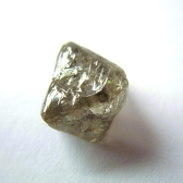 Diamant-Oktaeder-Roh-natuerlich